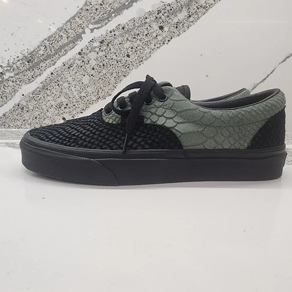Vans x Harry Potter Slytherin Black & Green Snake Low-Top Sneakers 8.5 W / 7.5 M - Picture 3 of 10